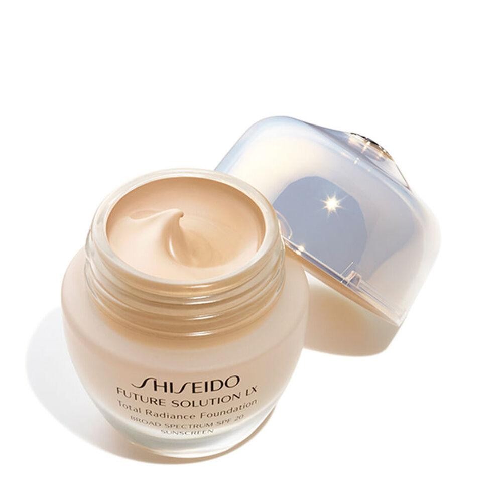 Image of Fondotinta Shiseido Future Solution Lx Total Radiance Foundation Spf20 074